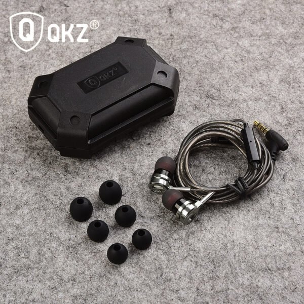 QKZ DM9 Metal Mobile Phone Earbuds Super Beautiful Sound Heavy Bass Earphones - Image 4