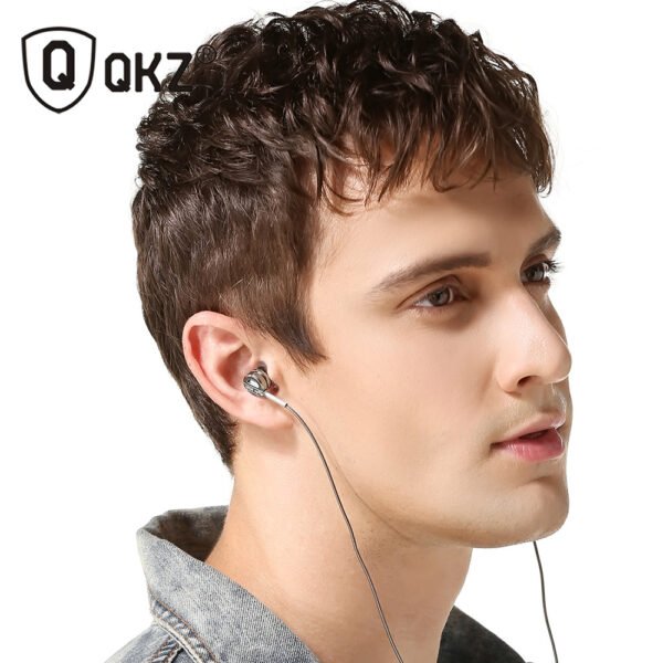 QKZ DM9 Metal Mobile Phone Earbuds Super Beautiful Sound Heavy Bass Earphones - Image 2